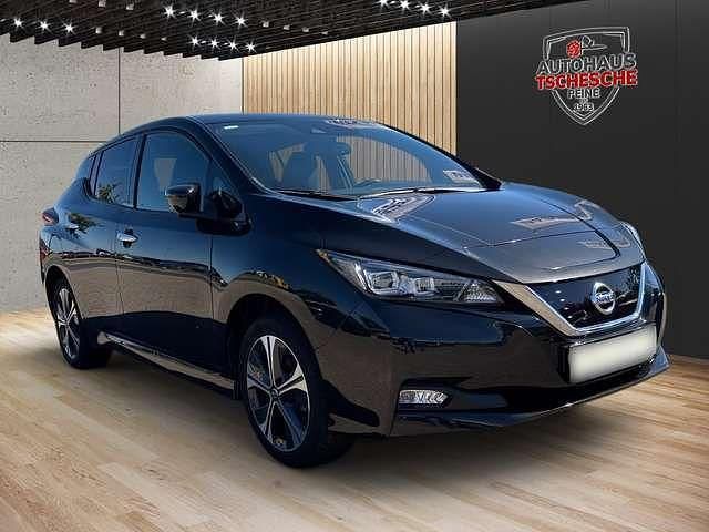 Gebraucht Nissan Leaf N-Connecta 160 kW (218 PS) 2020 Schwarz (enigma black) Kleinwagen