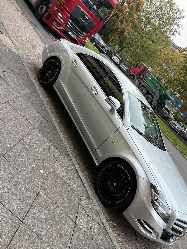 Silber Gebraucht 2011 Mercedes CLS350 Limousine | 19.000 € - Bild 1/4
