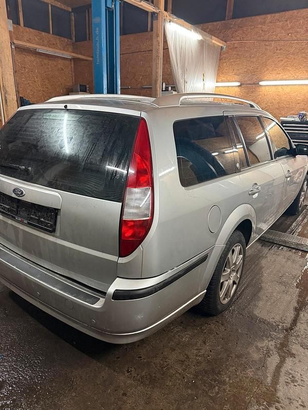 Gebraucht Ford Mondeo Ghia 146 PS (107 kW) 2005 Grau Kombi