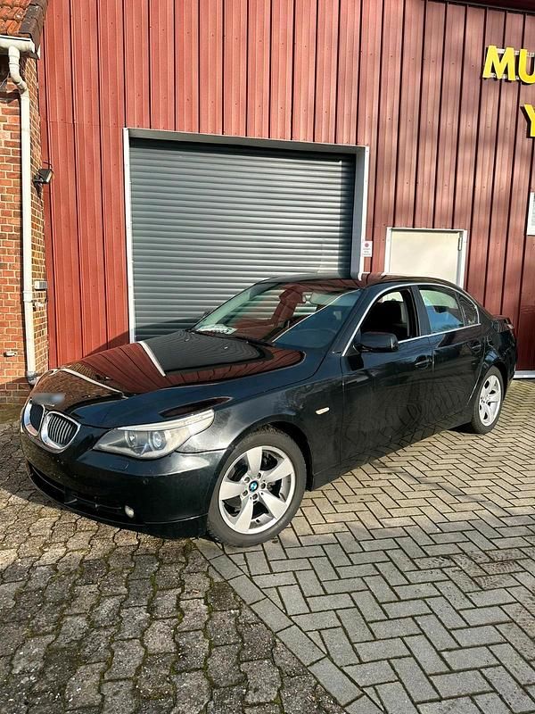 Gebraucht BMW 523 177 PS (130 kW) 2005 Schwarz Limousine