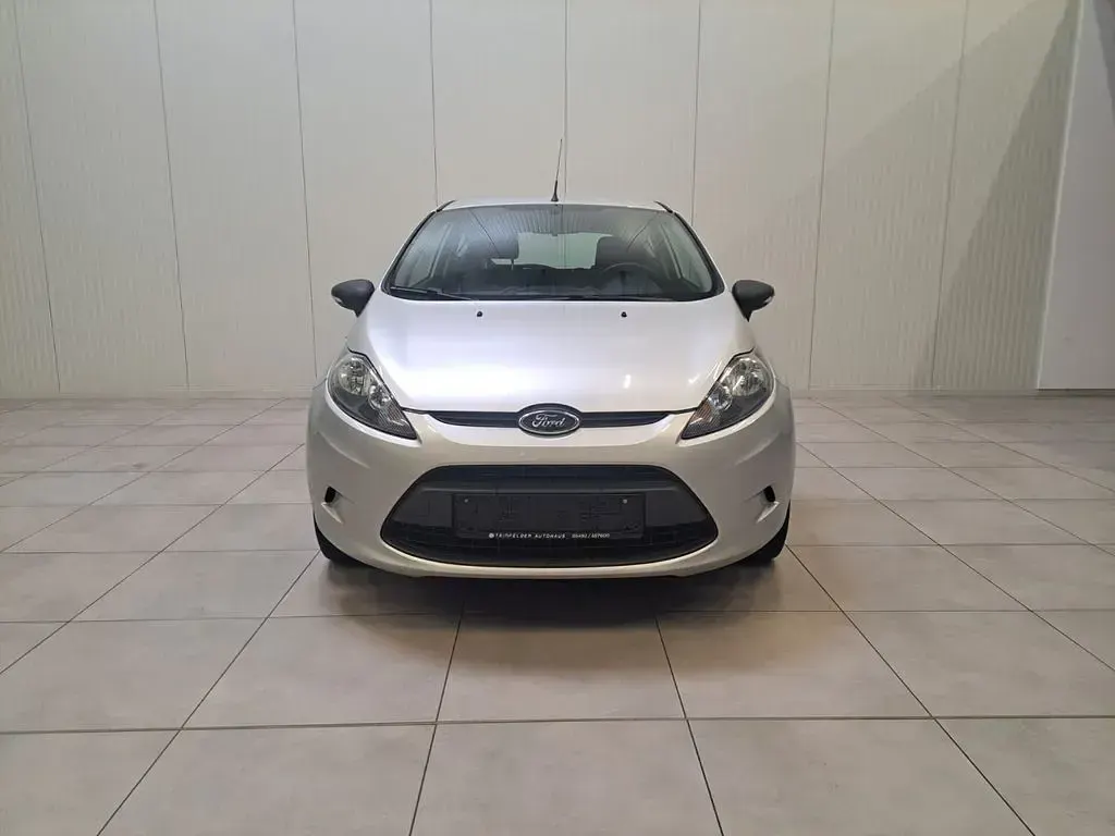 Gebraucht Ford Fiesta 60 PS (44 kW) 2012 Silber Kleinwagen