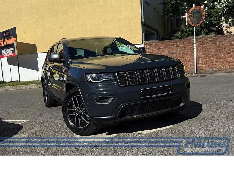 Anchor gray Gebraucht 2018 Jeep Grand Cherokee Trailhawk SUV | 22.990 € (Fairer Preis) - Bild 1/4