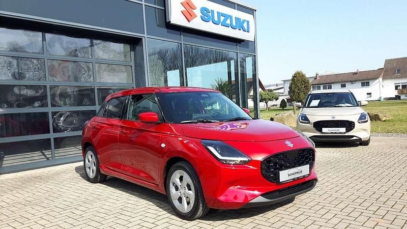 Gebraucht Suzuki Swift Comfort 83 PS (61 kW) 2025 Burning red pearl Kleinwagen