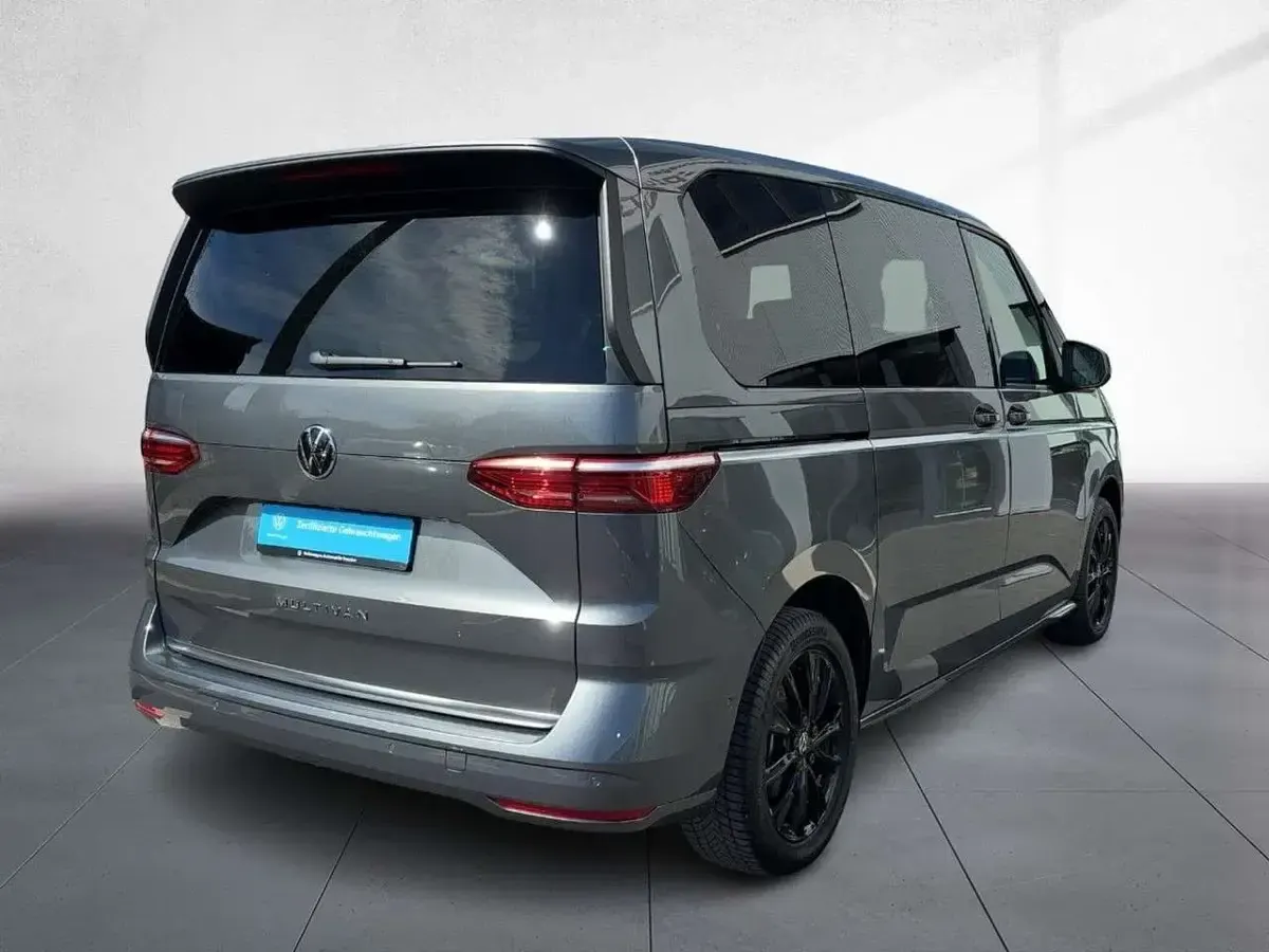 Gebraucht VW T7 Style 150 PS (110 kW) 2025 Indiumgrau metallic Van