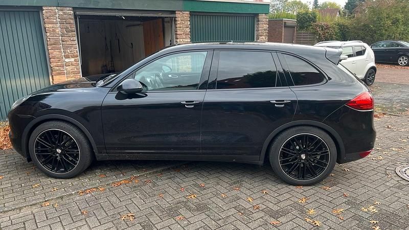 Schwarz Gebraucht 2012 Porsche Cayenne SUV | 19.999 € (Guter Preis) - Bild 1/4