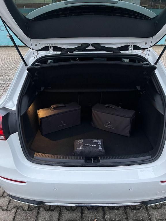 Gebraucht Mercedes A250 Advanced 218 PS (160 kW) 2021 Weiß Limousine