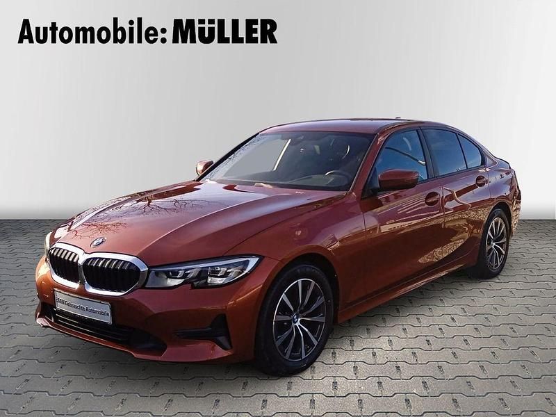 Gebraucht BMW 318 Advantage 156 PS (114 kW) 2022 Orange Limousine