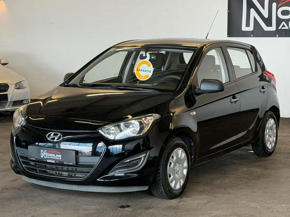 Gebraucht Hyundai i20 Edition 86 PS (63 kW) 2014 Schwarz Kleinwagen