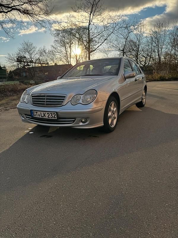Gebraucht Mercedes C200 163 PS (119 kW) 2006 Silber Limousine