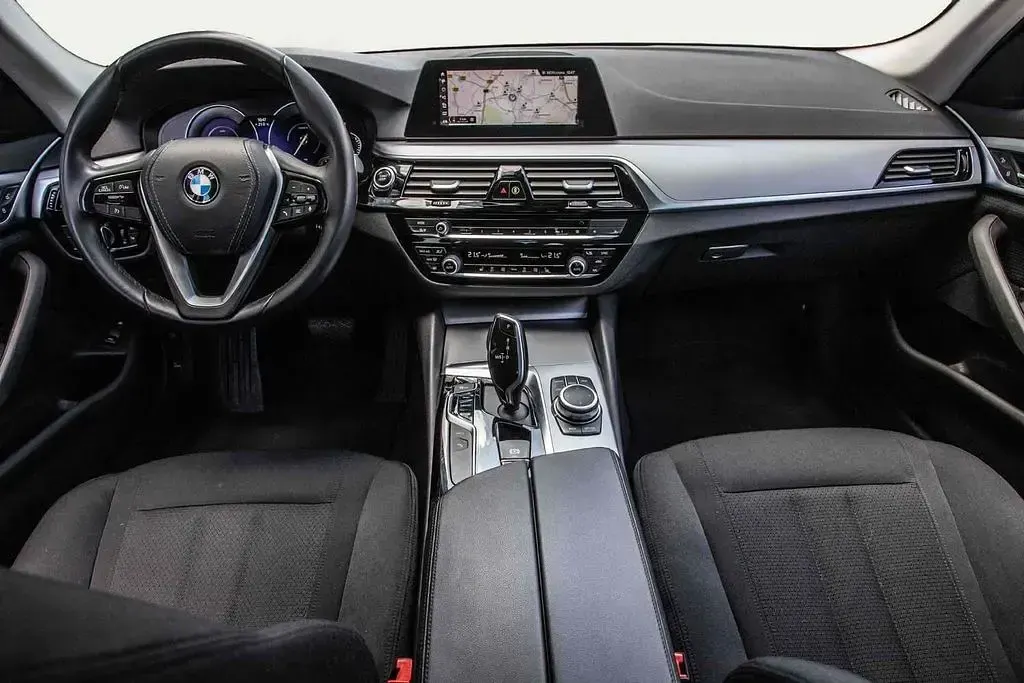 Gebraucht BMW 530e Sport Line 252 PS (185 kW) 2019 Schwarz Limousine