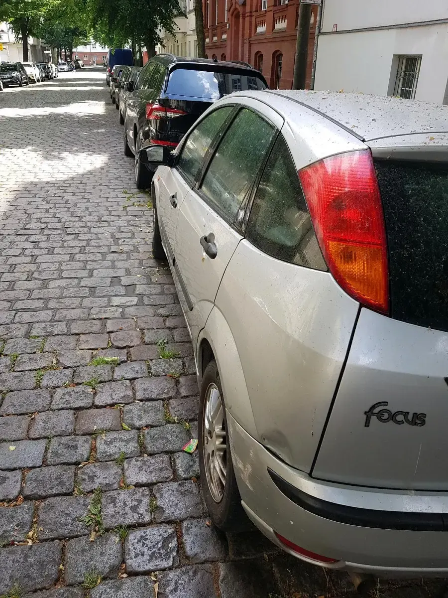 Gebraucht Ford Focus 116 PS (85 kW) 2003 Silber Limousine
