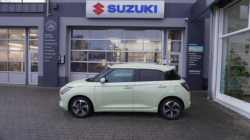 Neu Suzuki Swift Comfort+ 83 PS (61 kW) 2025 Cool yellow metallic Kleinwagen