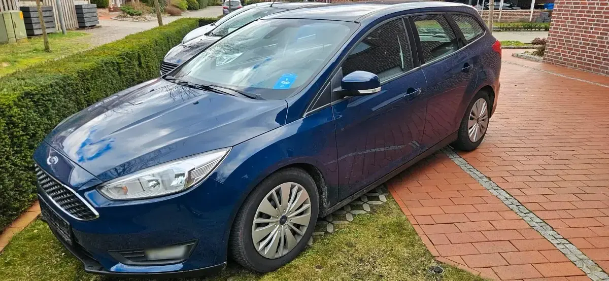 Gebraucht Ford Focus Titanium 120 PS (88 kW) 2015 Blau Kombi