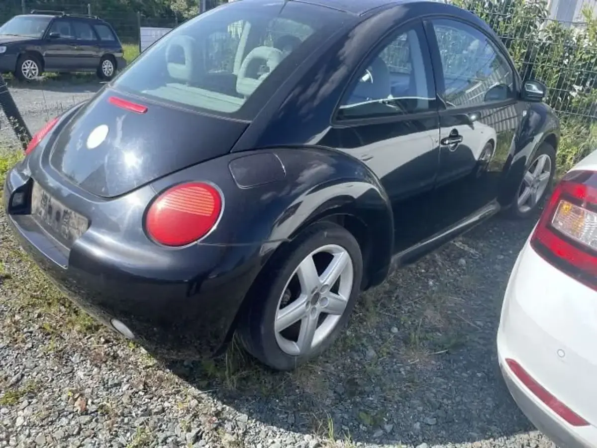 Gebraucht VW New Beetle Conceptline 116 PS (85 kW) 2002 Schwarz Kleinwagen