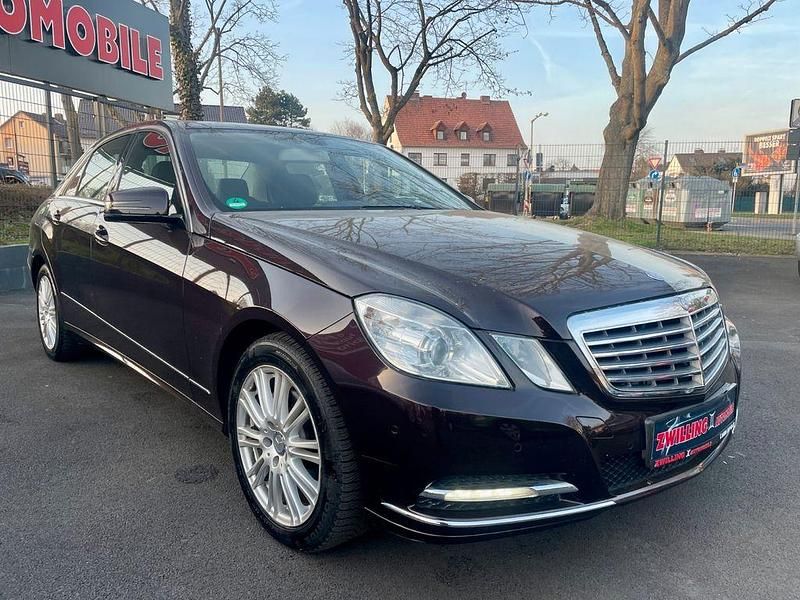 Usata Mercedes E350 272 CV (200 kW) 2011 Marrone Berlina
