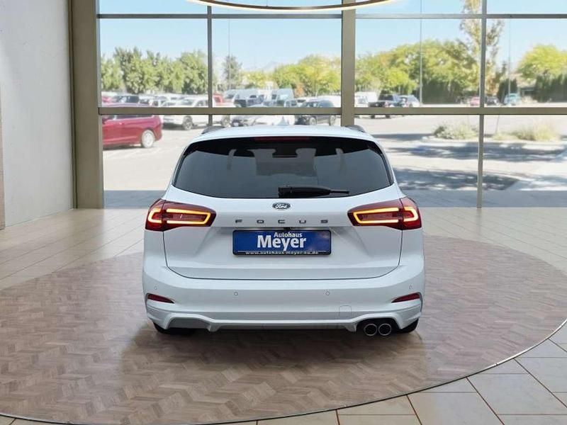 Neu Ford Focus ST-Line X 155 PS (114 kW) 2025 Frost weiß Kombi