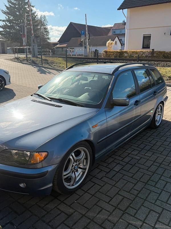 Gebraucht BMW 320 150 PS (110 kW) 2003 Blau Kombi