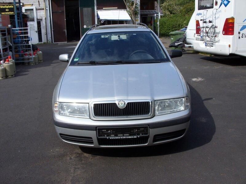 Silber Gebraucht 2007 Skoda Octavia Tour Kombi | 2.900 € (Fairer Preis) - Bild 1/4
