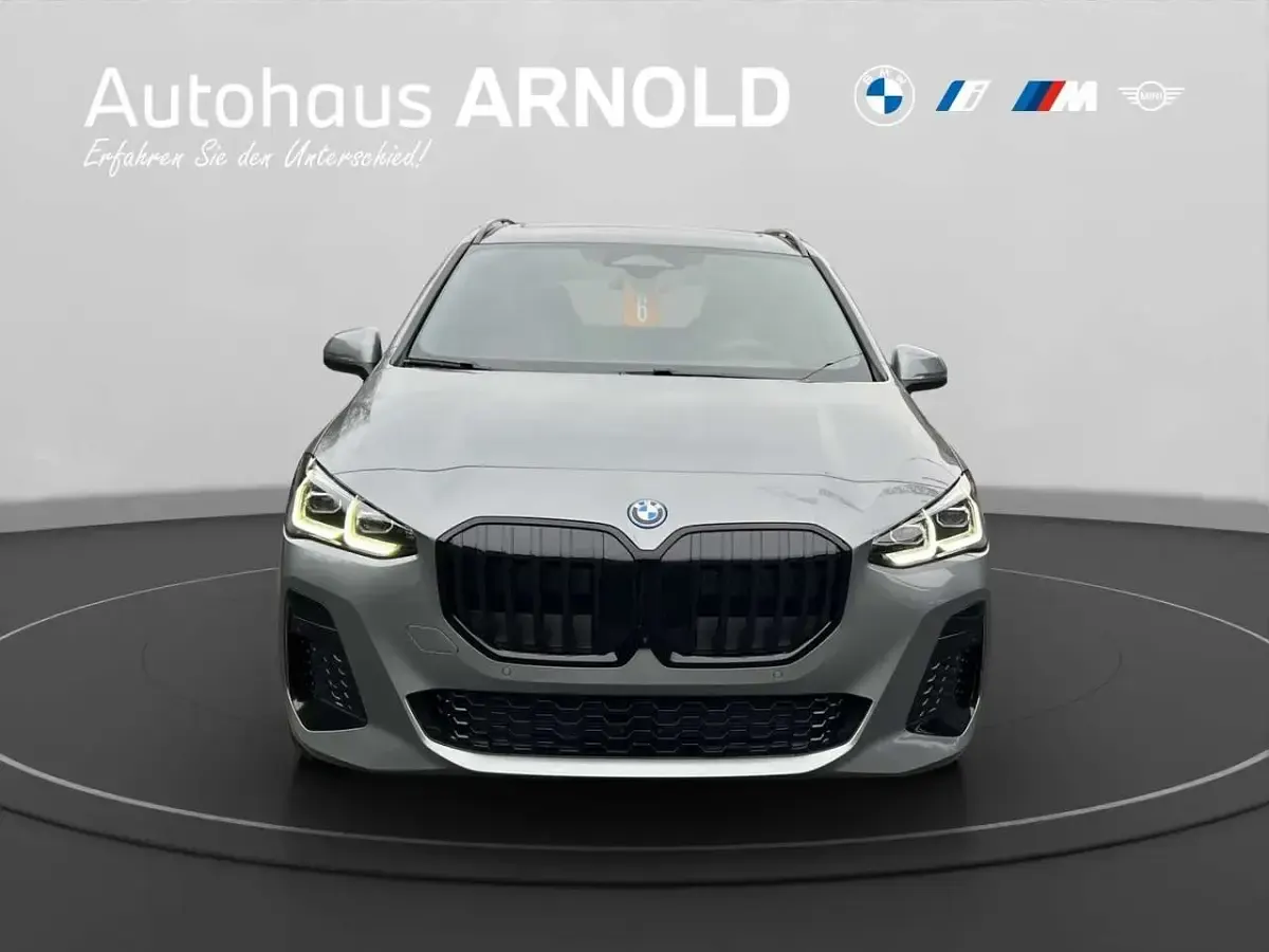Neu BMW 230 M Sport 326 PS (239 kW) 2026 Grau Van / Kleinbus