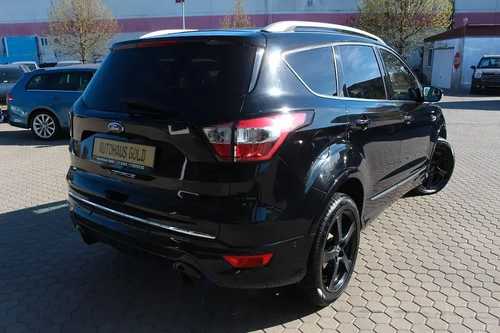 Używany Ford Kuga Vignale 179 KM (131 kW) 2016 Czarny SUV
