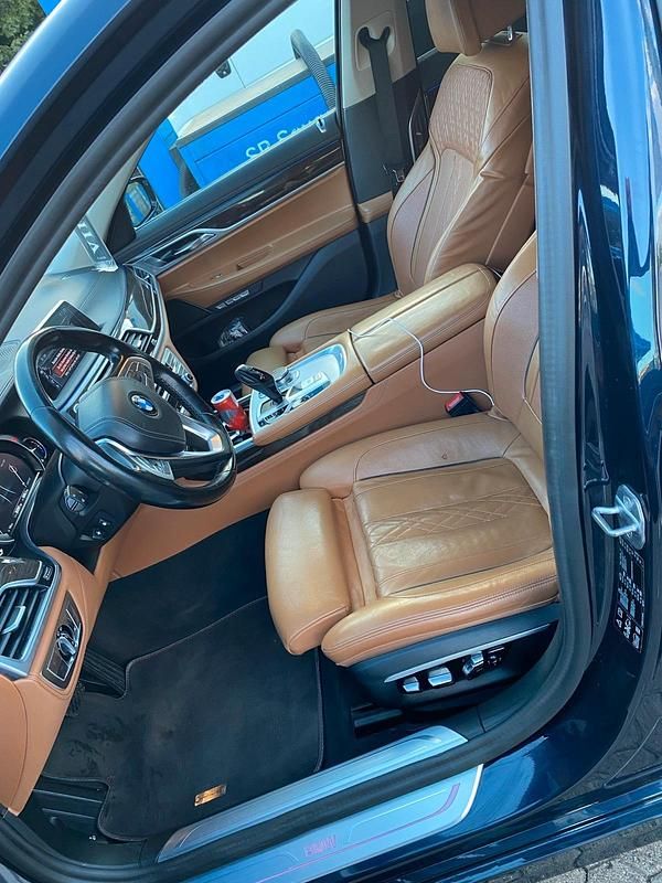 Andere farben Gebraucht 2016 BMW 730 Limousine | 23.999 € (Superpreis) - Bild 1/4