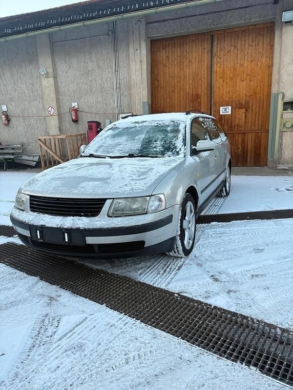 Gebraucht VW Passat 110 PS (80 kW) 1999 Silber Kombi