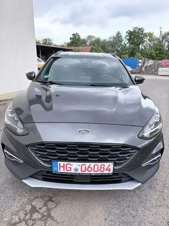 Usado Ford Focus Active X 150 CV (110 kW) 2020 Gris Berlina