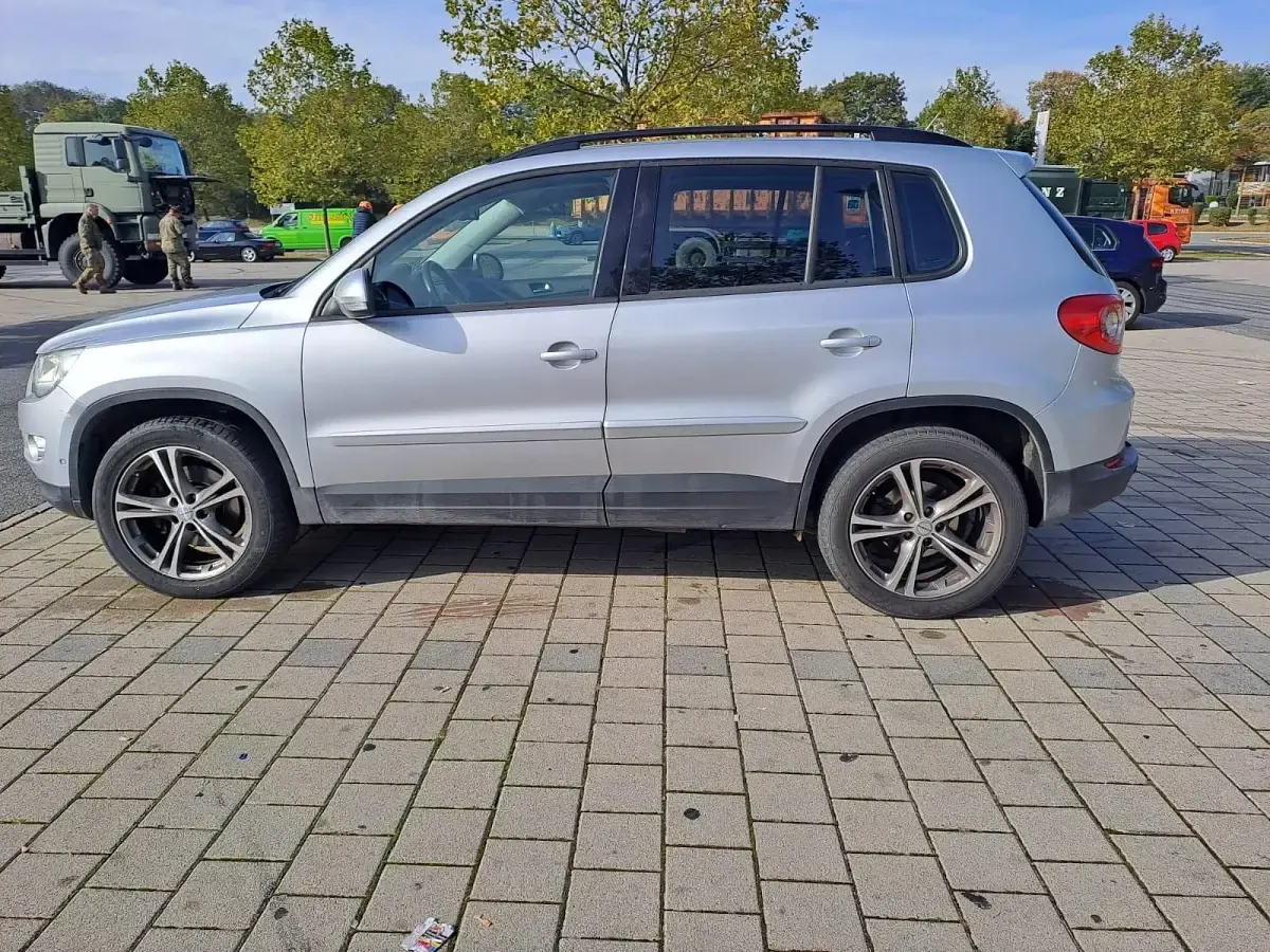 Gebraucht VW Tiguan 140 PS (102 kW) 2009 Silber SUV