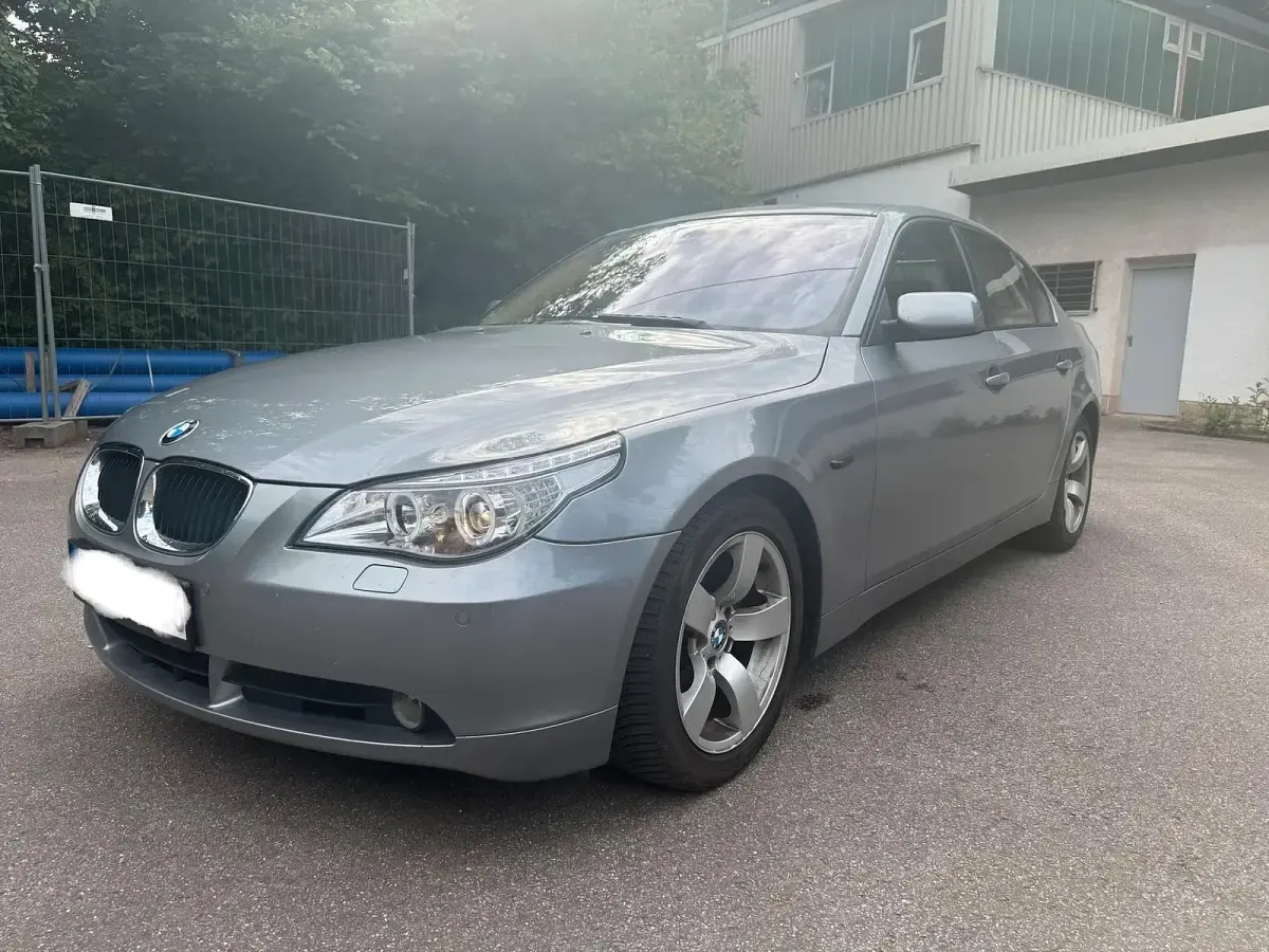 Gebraucht BMW 530 258 PS (189 kW) 2005 Grau Limousine
