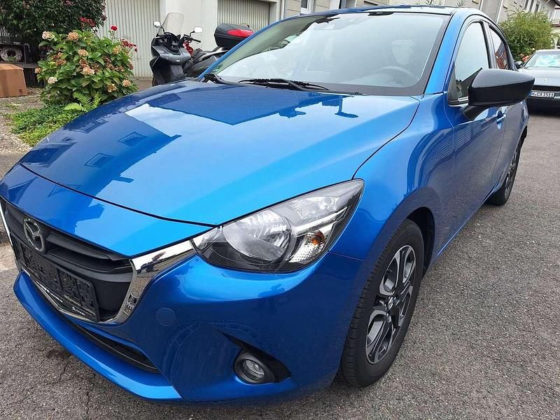 Blau Gebraucht 2017 Mazda 2 Nakama Kleinwagen | 8.850 € (Guter Preis) - Bild 1/4