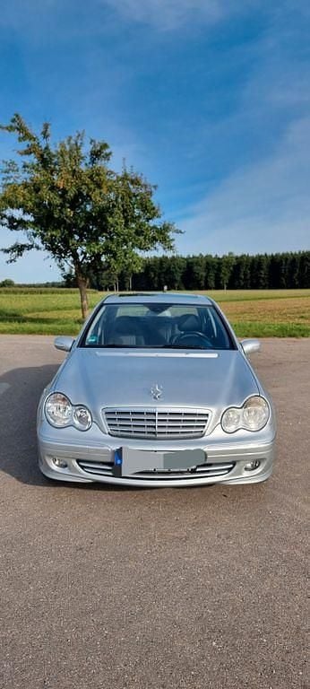 Silber Gebraucht 2006 Mercedes C230 Sport Edition Limousine | 4.100 € (Fairer Preis) - Bild 1/4