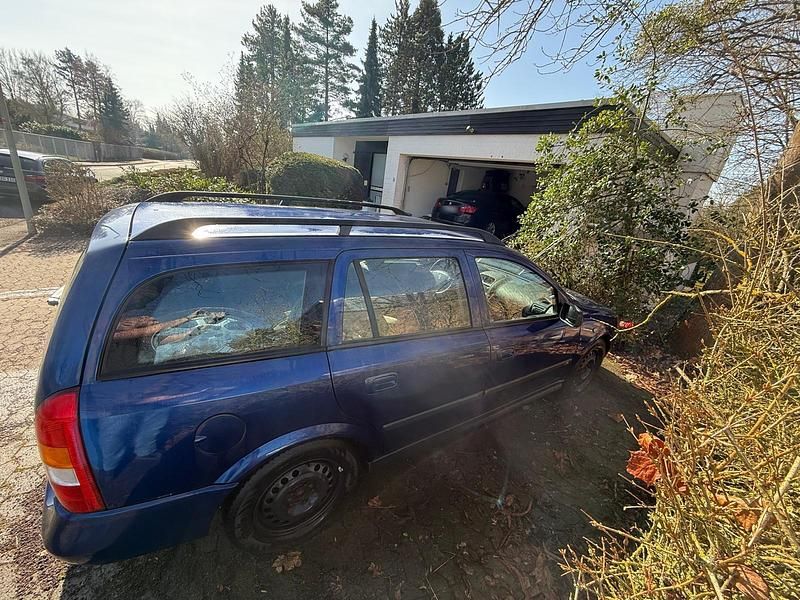 Second-hand Opel Astra 125 CP (91 kW) 2003 Albastru Break