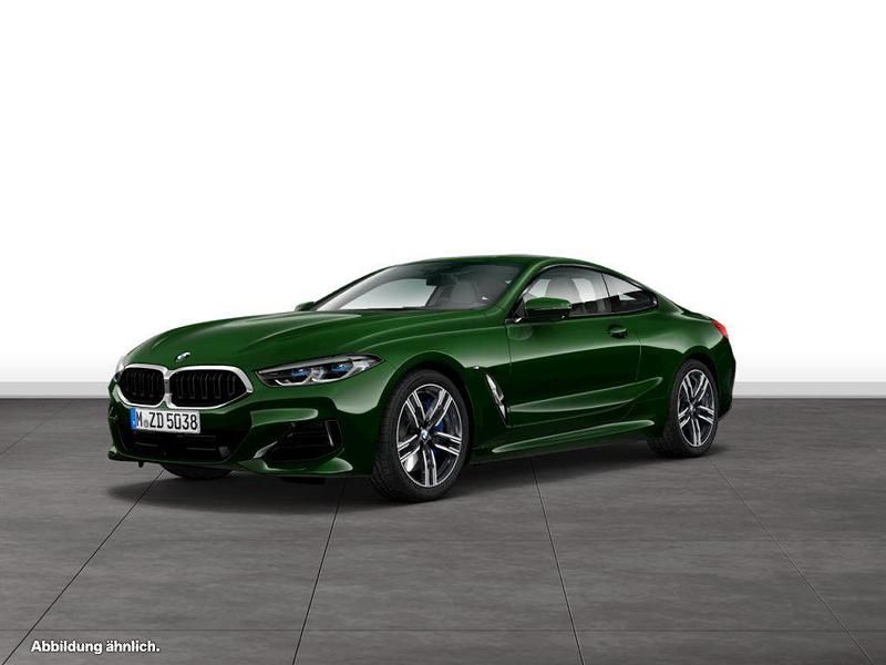 Sanremo green metallic Gebraucht 2025 BMW 840 Shadowline Coupé | 76.624 € - Bild 1/4