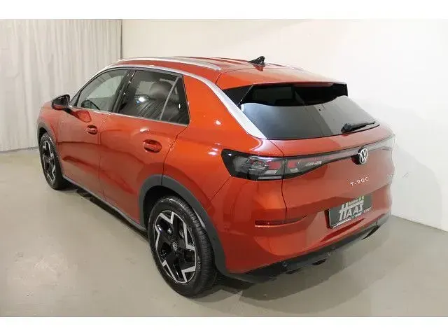 Neu VW T-Roc R-line 150 PS (110 kW) 2026 Rot SUV