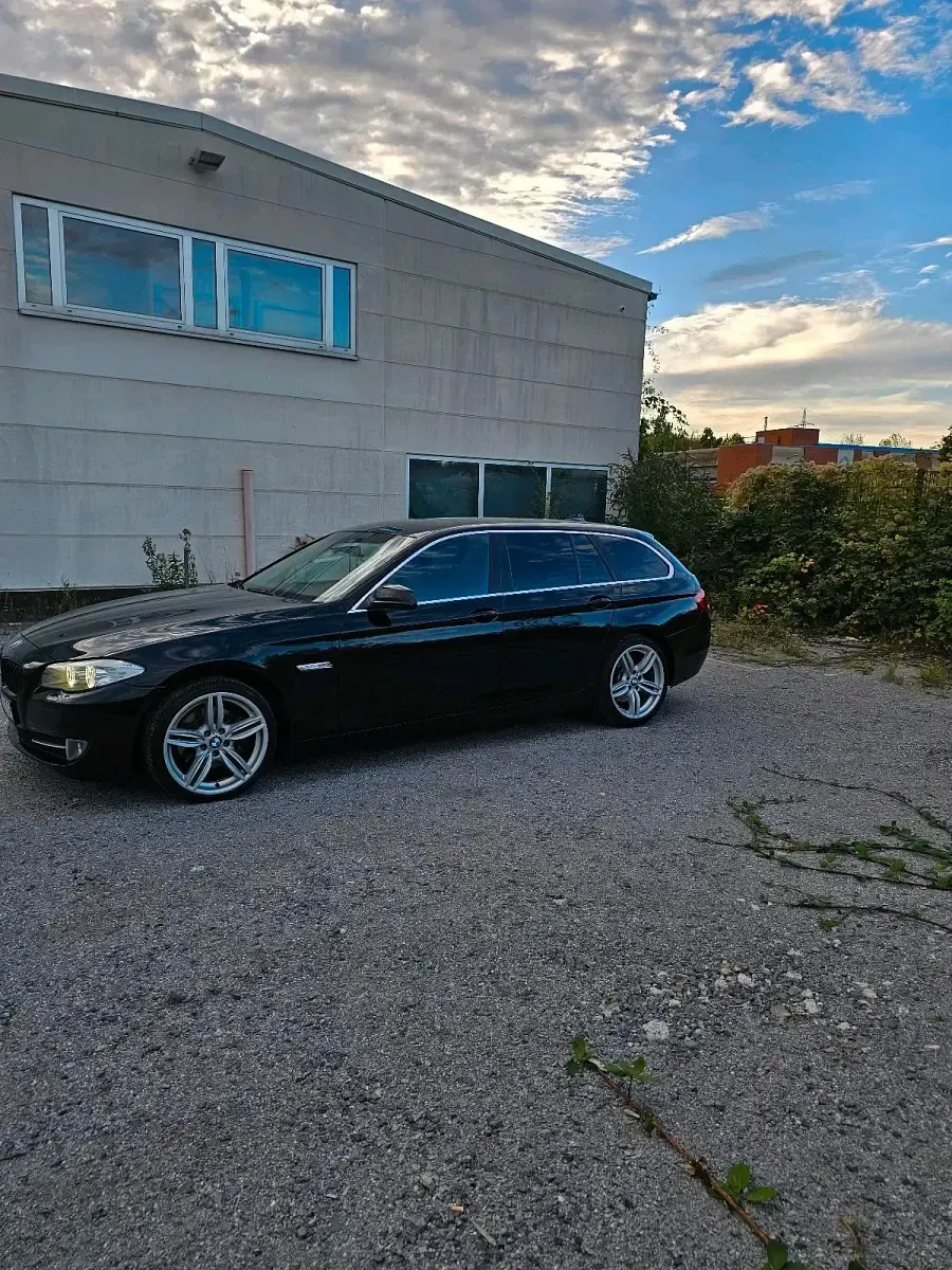 Usata BMW 520 184 CV (135 kW) 2012 Nero Station wagon