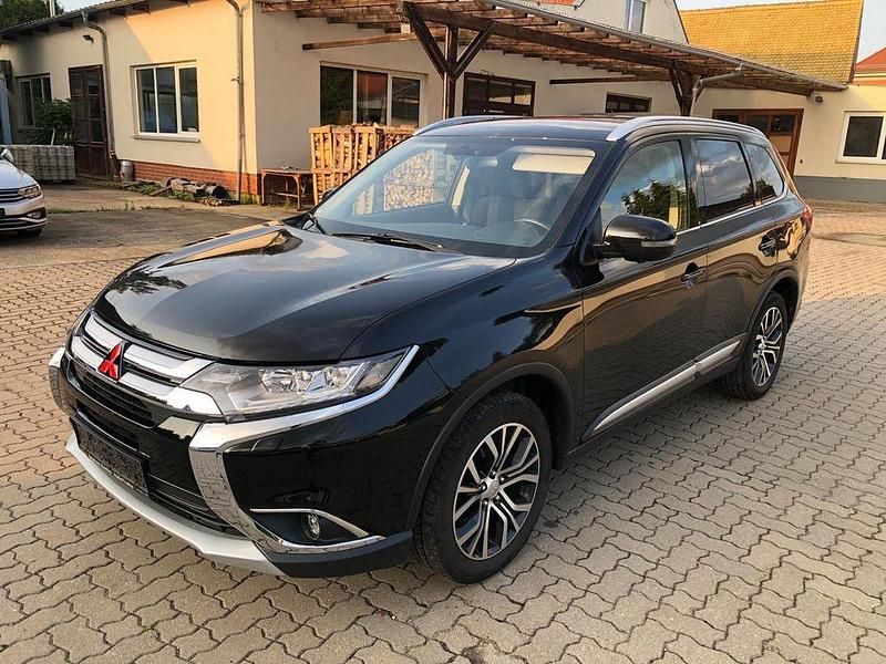 Schwarz Gebraucht 2018 Mitsubishi Outlander Edition+ SUV | 16.990 € (Fairer Preis) - Bild 1/4