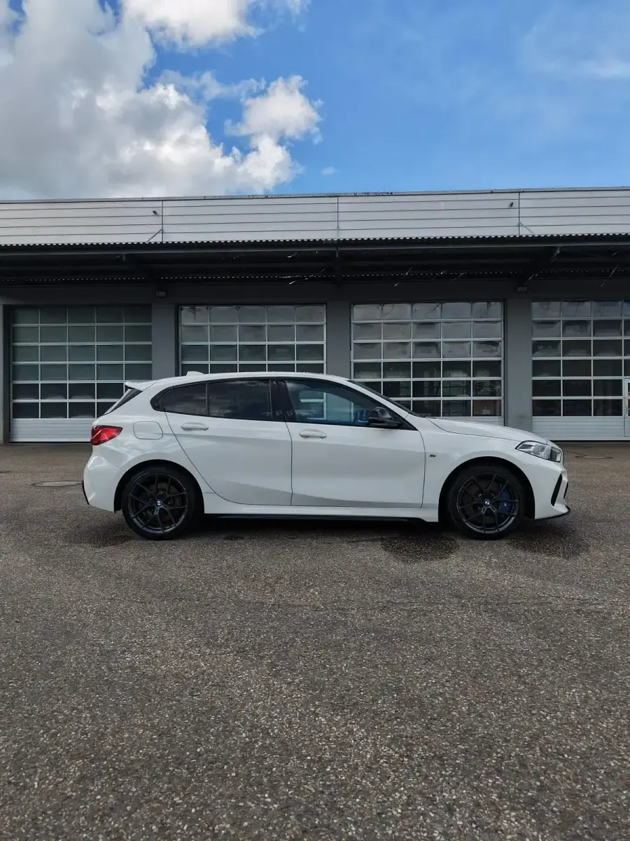 Gebraucht BMW M135 306 PS (225 kW) 2021 Weiß Kleinwagen