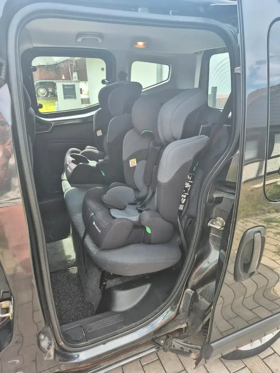 Gebraucht Peugeot TePee 73 PS (53 kW) 2013 Schwarz Kleinwagen