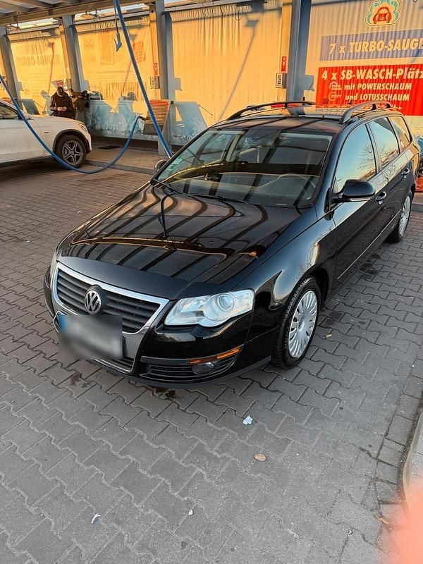 Gebraucht VW Passat 105 PS (77 kW) 2010 Schwarz Kombi
