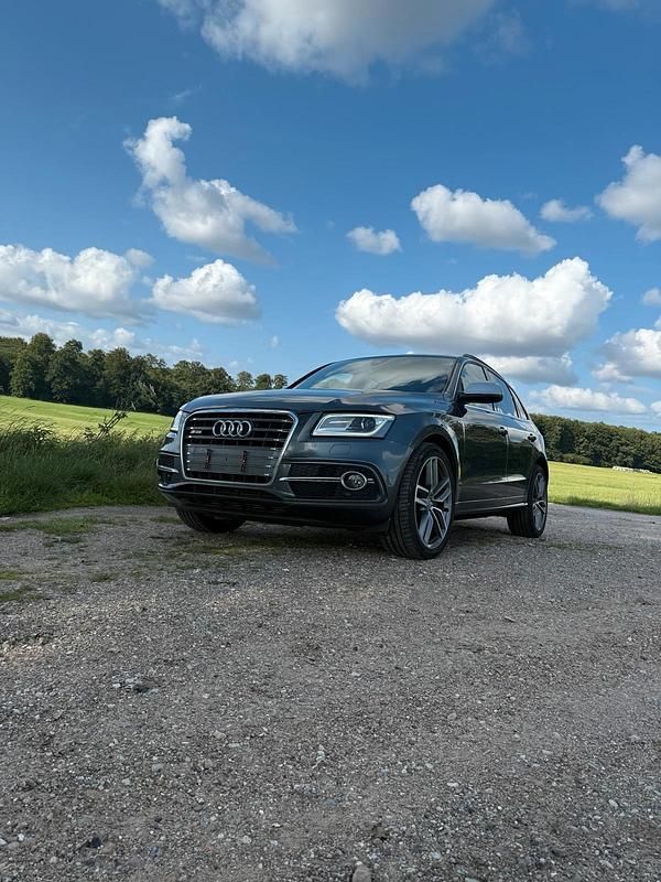Grau Gebraucht 2014 Audi SQ5 Design SUV | 21.000 € (Superpreis) - Bild 1/4