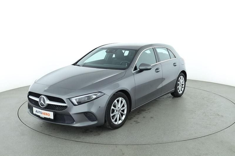 Grau Gebraucht 2018 Mercedes A180 Limousine | 21.490 € (Fairer Preis) - Bild 1/3