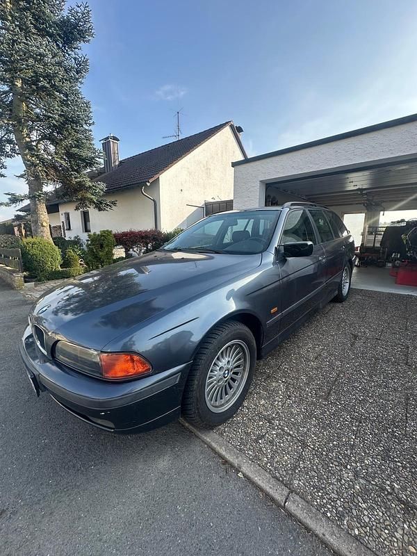 Gebraucht BMW 520 150 PS (110 kW) 1998 Grau Kombi