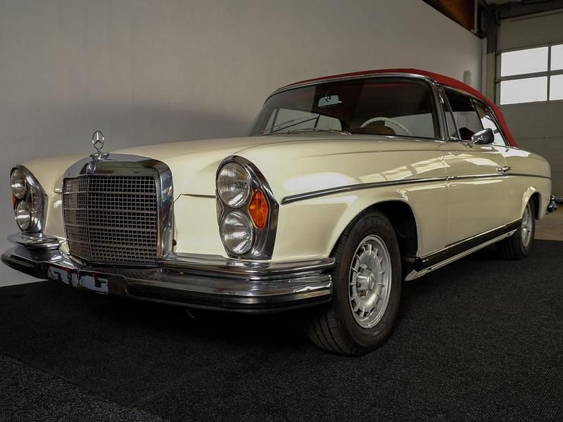 Gebraucht 1963 Mercedes W111 SE Cabrio | 79.900 € - Bild 1/4