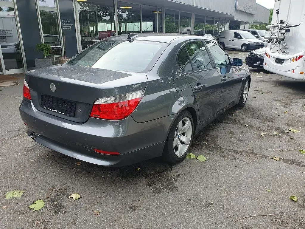 Gebraucht BMW 525 192 PS (141 kW) 2005 Silber Limousine