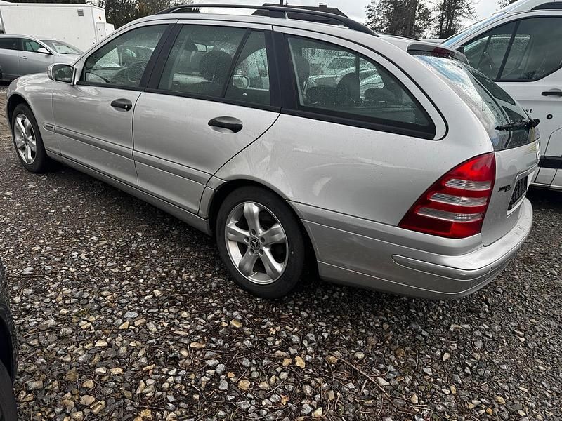 Gebraucht Mercedes C180 140 PS (102 kW) 2004 Silber Kombi