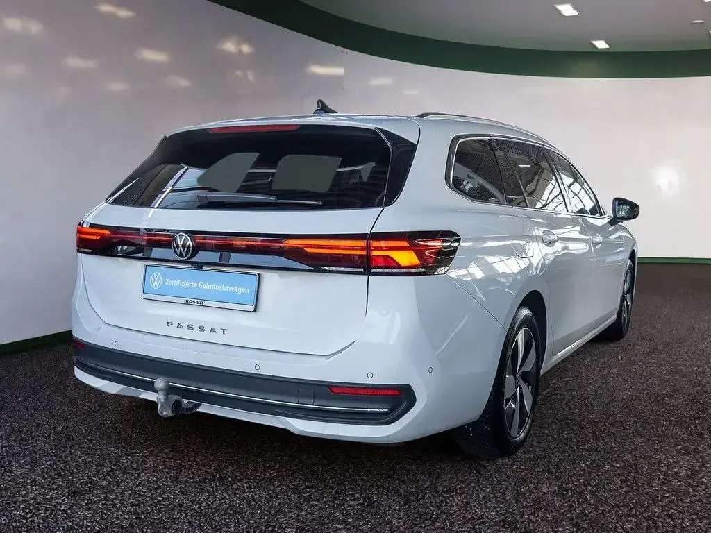 Gebraucht VW Passat Business 150 PS (110 kW) 2025 Weiss / pure white Kombi