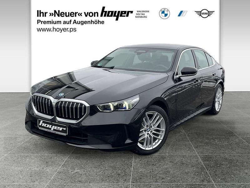 Gebraucht BMW 530e Sport Line 299 PS (219 kW) 2024 Saphirschwarz (metallic) Limousine