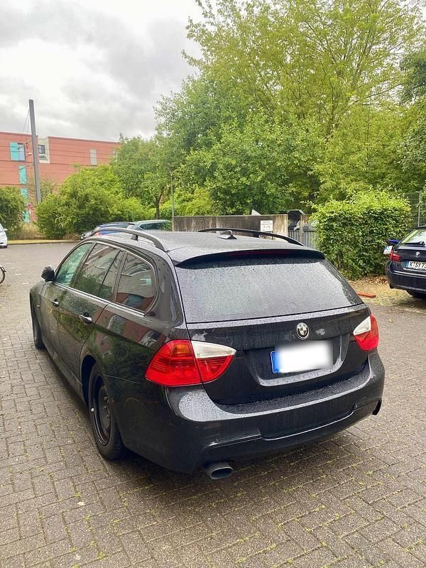 Schwarz Gebraucht 2008 BMW 320 M Sport Kombi | 4.200 € (Superpreis) - Bild 1/4