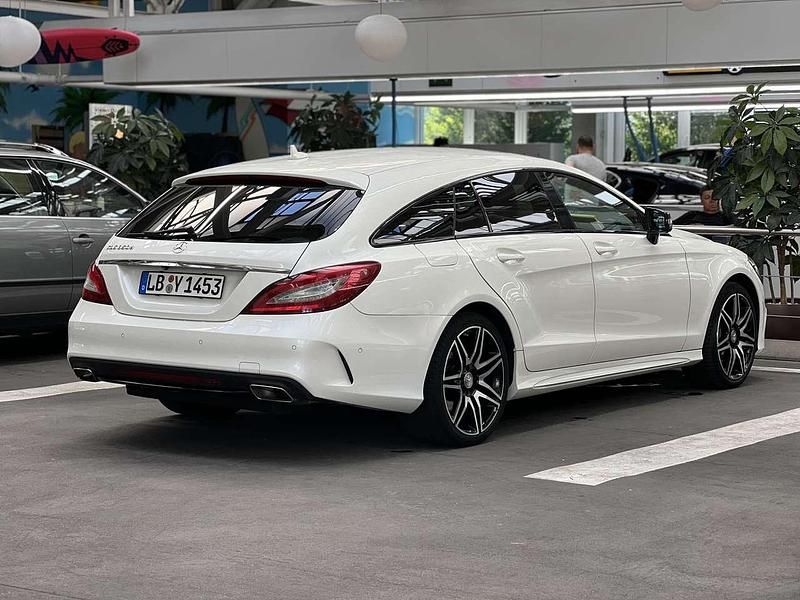 Weiß Gebraucht 2016 Mercedes CLS350 AMG Kombi | 26.200 € (Teuer) - Bild 1/4