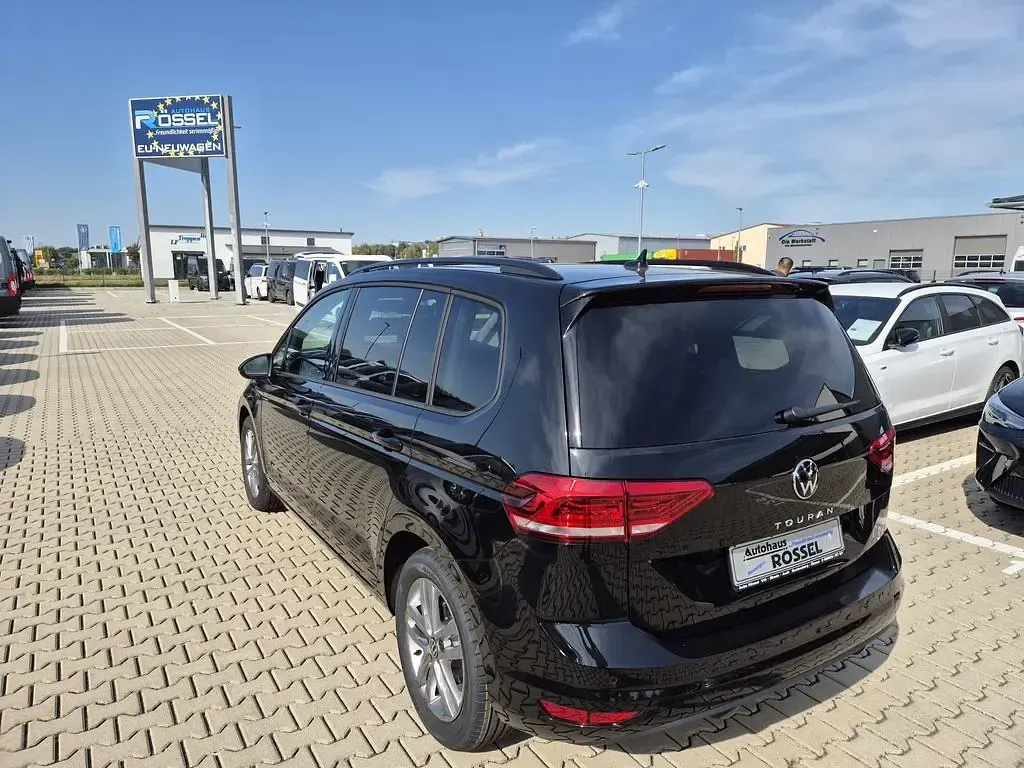Neu VW Touran Edition 150 PS (110 kW) 2025 Schwarz Van / Kleinbus